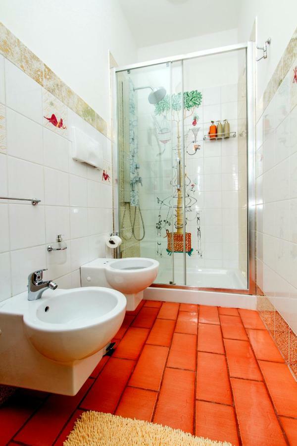B&B Antico Cortile Milan Luaran gambar